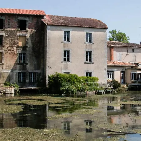 Mobil Climatise - 6 Pers. - Api-1-52-2756 Kemping Bourg-Charente